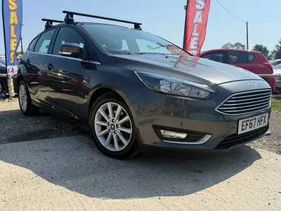Used Ford Focus Titanium 125 HP (91 kW) 2017 Grey Hatchback