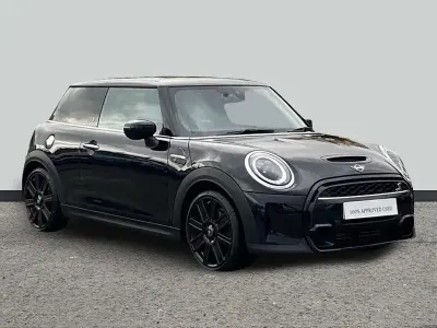 Usado Mini Cooper S Exclusive 176 HP (129 kW) 2023 Preto Citadino