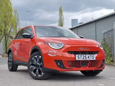 Used Fiat 600 La Prima 136 HP (100 kW) 2025 Orange SUV