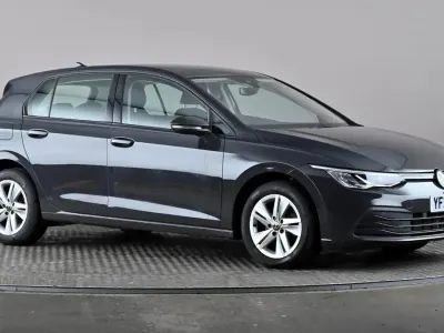 Gebraucht VW Golf VIII Life 130 PS (95 kW) 2023 Grau Kleinwagen