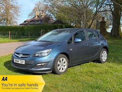 Used Vauxhall Astra Design Edition 2014 Blue Hatchback