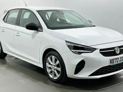 Used Vauxhall Corsa Design Edition 101 HP (74 kW) 2023 White Hatchback