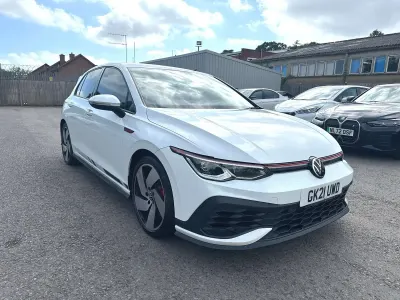 Używany VW Golf VII GTI Clubsport 300 KM (220 kW) 2021 Biały Hatchback