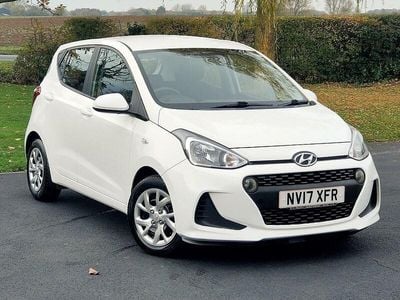 Used Hyundai i10 SE 66 HP (48 kW) 2017 White Hatchback