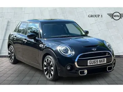 Używany Mini Cooper S Exclusive 192 KM (141 kW) 2019 Czarny Hatchback