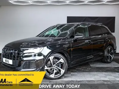 Second-hand Audi SQ7 Black Edition 507 CP (372 kW) 2022 Negru SUV