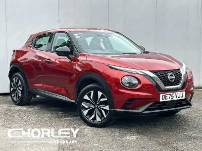 Używany Nissan Juke Acenta Premium 114 KM (83 kW) 2025 Czerwony SUV