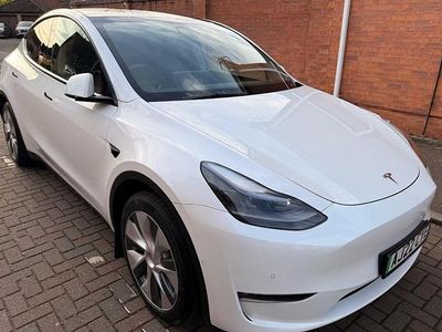 White Used 2022 Tesla Model Y Long Range AWD SUV | £18,485 (Fair price)