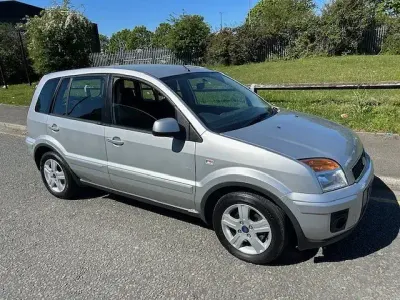 Used Ford Fusion Zetec 80 HP (58 kW) 2012 Silver Hatchback