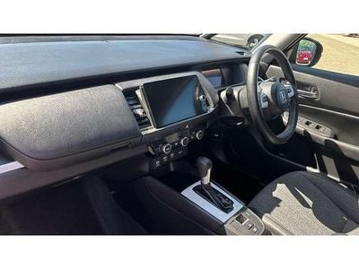 Begagnad Honda Jazz Advance 122 HK (89 kW) 2023 Röd Halvkombi