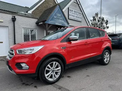 Begagnad Ford Kuga Zetec 150 HK (110 kW) 2018 Röd SUV