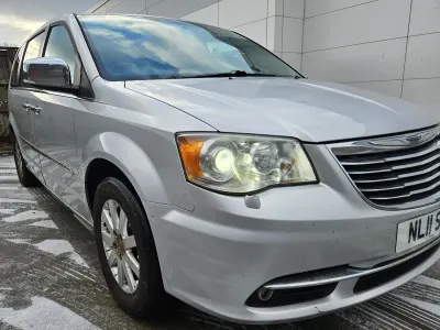 Used Chrysler Grand Voyager Limited 161 HP (118 kW) 2011 Silver MPV
