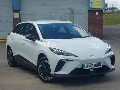 Used MG MG4 EV SE 125 kW (170 HP) 2023 White Hatchback
