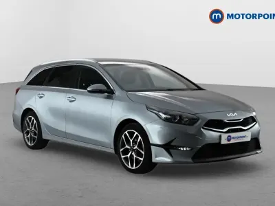 Używany Kia Ceed 2022 Srebrny Hatchback