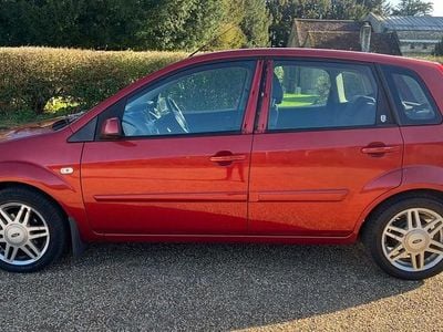 Used Ford Fiesta Ghia 80 HP (58 kW) 2006 Red Hatchback