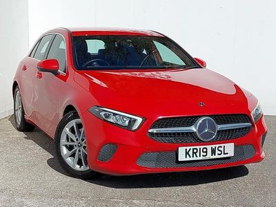 Begagnad Mercedes A180 116 HK (85 kW) 2019 Röd Halvkombi
