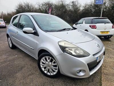 Used Renault Clio II Dynamique 75 HP (55 kW) 2011 Silver Hatchback