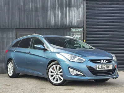 Used Hyundai i40 Style 136 HP (100 kW) 2012 Blue Estate