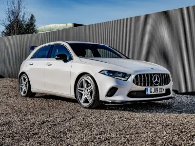 Used Mercedes A180 SE 136 HP (100 kW) 2019 White Hatchback