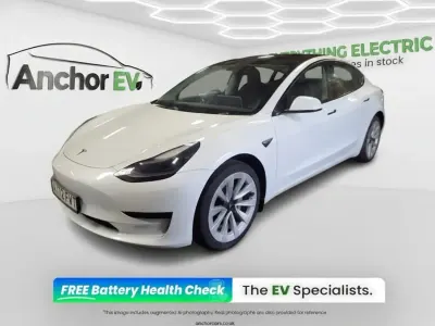 Używany Tesla Model 3 RWD 177 kW (241 KM) 2022 Biały Sedan/Limuzyna