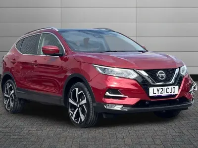 Used Nissan Qashqai N-Motion 138 HP (101 kW) 2021 Red SUV