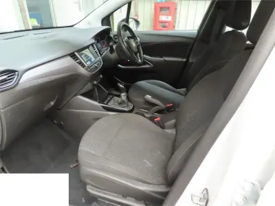 Used Vauxhall Crossland S 83 HP (61 kW) 2021 White SUV