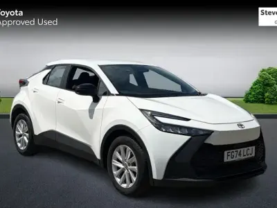 Used Toyota C-HR 140 HP (102 kW) 2024 White SUV