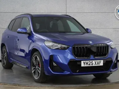 Begagnad BMW X1 M Sport 322 HK (236 kW) 2025 Blå SUV