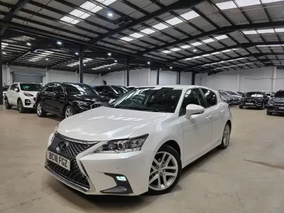 Usado Lexus CT200h Luxury Line 2018 Blanco Utilitario