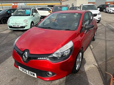 Used Renault Clio IV Play 90 HP (66 kW) 2016 Red Hatchback