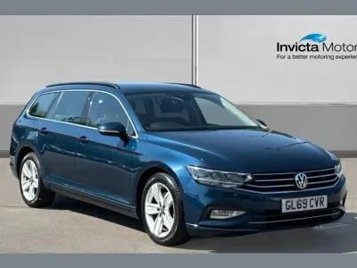 Used VW Passat SE 120 HP (88 kW) 2019 Aquamarine blue signature metallic Estate