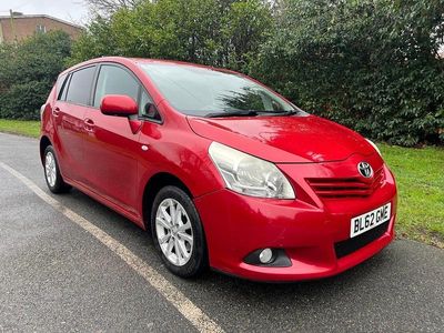 Used Toyota Verso 2013 Red MPV
