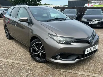 Used Toyota Auris Hybrid