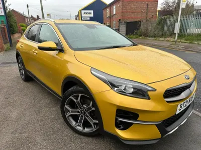 Usado Kia XCeed 120 HP (88 kW) 2021 Amarelo SUV