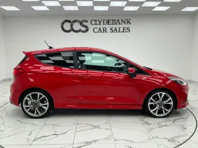 Usado Ford Fiesta ST-Line X 95 HP (69 kW) 2020 Vermelho Citadino