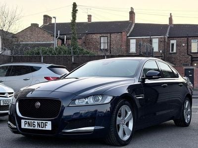 Used Jaguar XF Portfolio 180 HP (132 kW) 2016 Blue Sedan