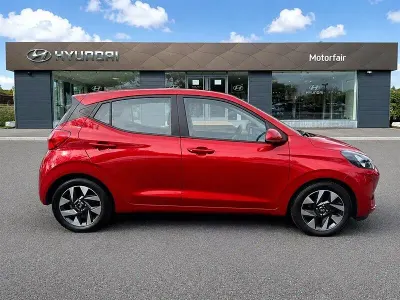Used Hyundai i10 Advanced 63 HP (46 kW) 2025 Red Hatchback