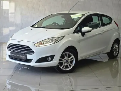 Used Ford Fiesta Zetec 82 HP (60 kW) 2016 White Hatchback