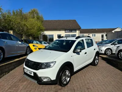 Gebraucht Dacia Sandero Lauréate 89 PS (65 kW) 2017 Weiß Kleinwagen