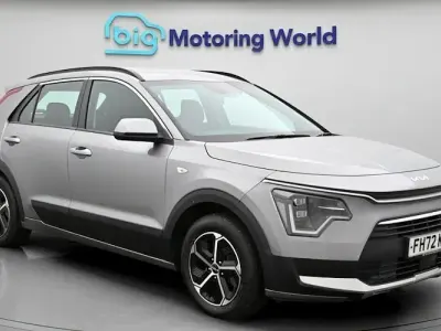 Begagnad Kia Niro 141 HK (103 kW) 2023 Grå SUV