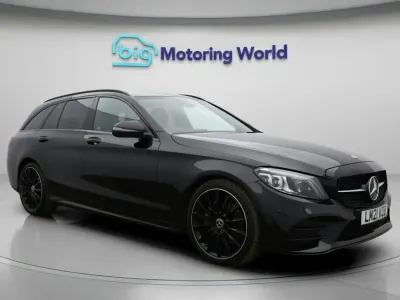 Begagnad Mercedes C200 AMG line 2021 Svart Kombi