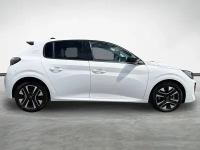 Used Peugeot 208 Allure 99 HP (72 kW) 2025 White Hatchback