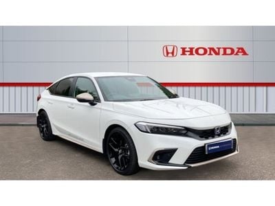 Begagnad Honda Civic Hybrid 184 HK (135 kW) 2022 Vit Halvkombi