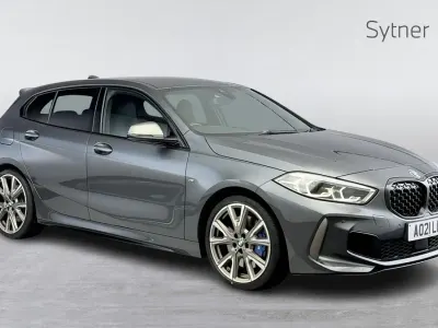 Käytetty BMW M135 Comfort Edition 302 HP (222 kW) 2021 Harmaa Viistoperä