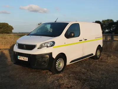 Used Peugeot Expert 120 HP (88 kW) 2017 White Van