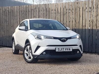 Used Toyota C-HR 115 HP (84 kW) 2017 White SUV