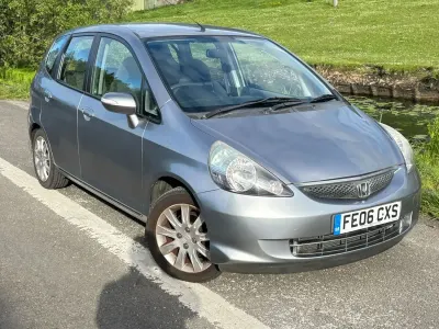 Second-hand Honda Jazz SE 83 CP (61 kW) 2006 Argintiu Hatchback
