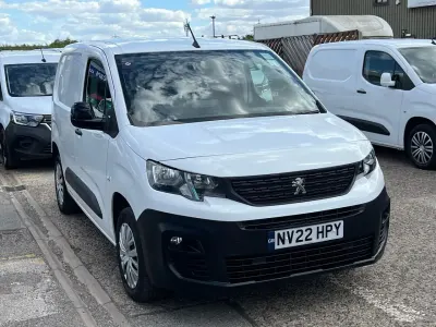 Used Peugeot Partner Premium 131 HP (96 kW) 2022 White MPV