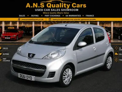 Used Peugeot 107 68 HP (50 kW) 2012 Silver Hatchback