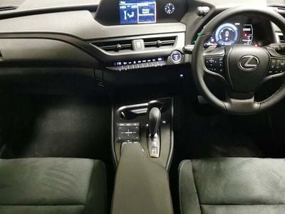 Lexus UX 300e